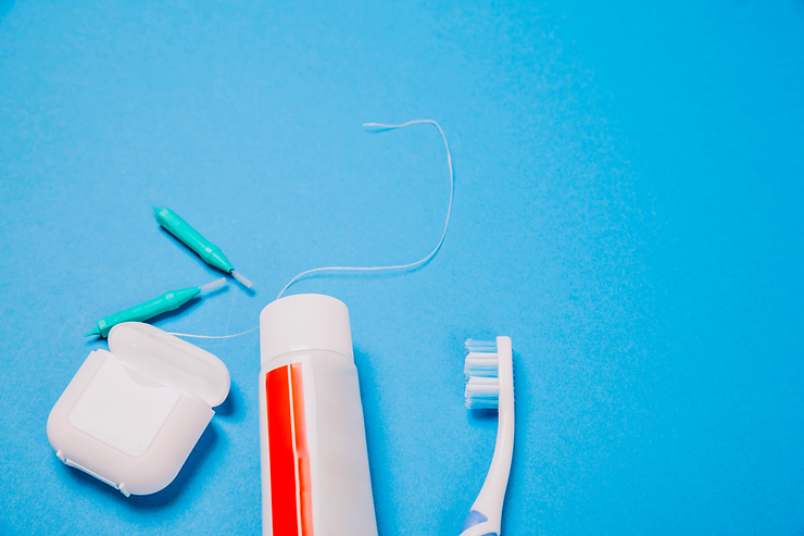 Floss or Brush first? The Dental Dilemma Decoded.